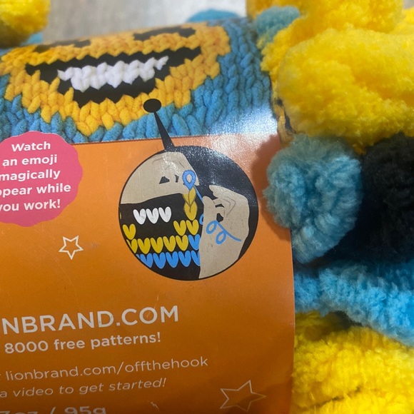 NEW Off The Hook Emoji Yarn - Picture 3 of 3